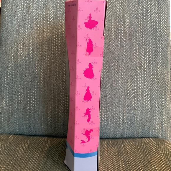 BRAND NEW Never Opened.Disney On Ice Princess Collection. Jasmine from Aladdin. - Picture 8 of 8